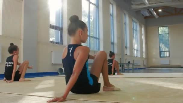 2022 Russia Kazan Група Маленьких Дівчаток Які Пройшли Гімнастичну Підготовку — стокове відео
