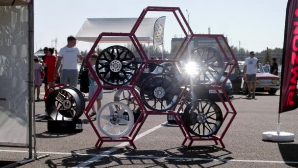 Kazan Russia Drift Championship Ugol Drift Car Rims Stand Exhibition — Stock Video
