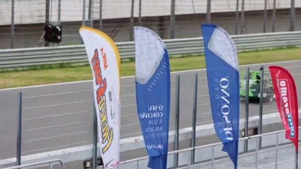 2022 Portugal Lisbon Caterham Festival Car Racing Advertising Flags Flattering — Stock video