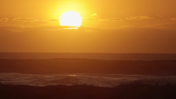 Landscape Bright Orange Sunset Sea Mid Shot — Stockvideo