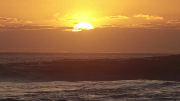 Bright Sun Goes Cloud Orange Sunset Sea Mid Shot — Stockvideo