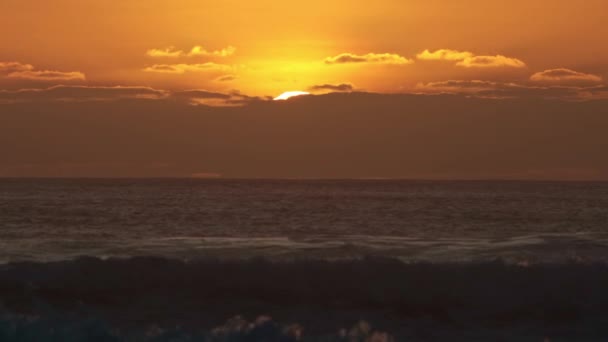 Sea Agitated Orange Bright Sunset Mid Shot — Stockvideo