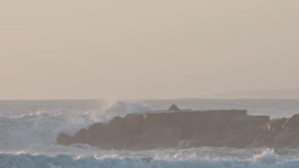 Sea Waves Crashing Rocks Slow Motion Early Sunset Mid Shot — Video