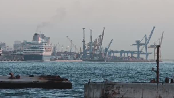 November 2022 Lisbon Portugal River Port Industrial Plants River Mid — Stockvideo