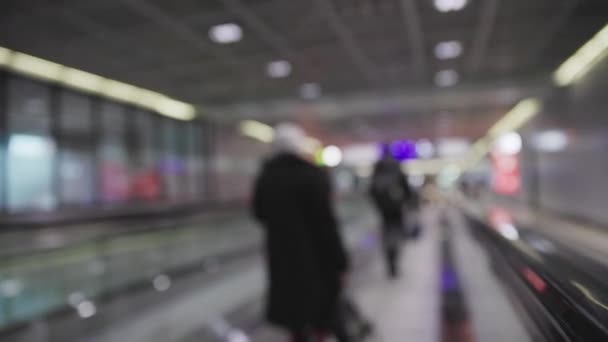 Autowalk Airport Blurred Footage Mid Shot — Stockvideo