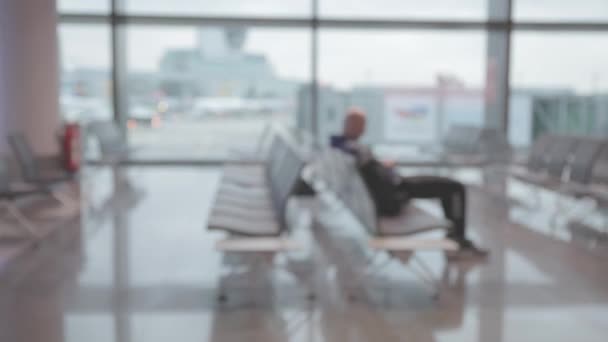 White Airport Lounge Moving Perspective Blurred Footage Mid Shot — Stock video