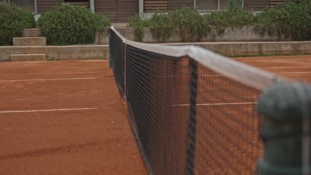 Una Pelota Tenis Golpea Red Campo Mid Shot — Vídeos de Stock