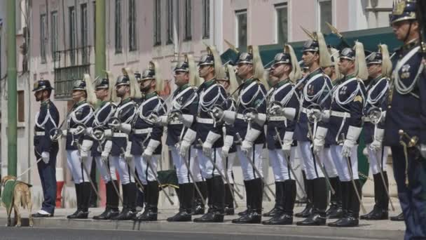 Junio 2023 Lisboa Portugal Cambio Guardia Hombres Uniformados Fila Con — Vídeo de stock