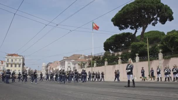 6月2023日 ポルトガル リスボン オーケストラとの大規模な軍事パレード ミッドショット — ストック動画
