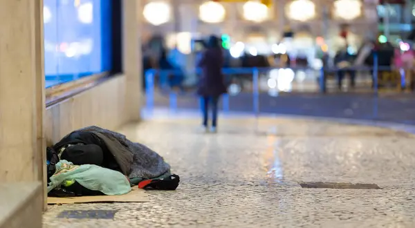 Homeless Man Sleep Isbon Night Street Poverty Problems Cities Imagen de archivo