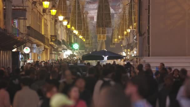 通りを歩いている人々の群衆 テレフォト — ストック動画