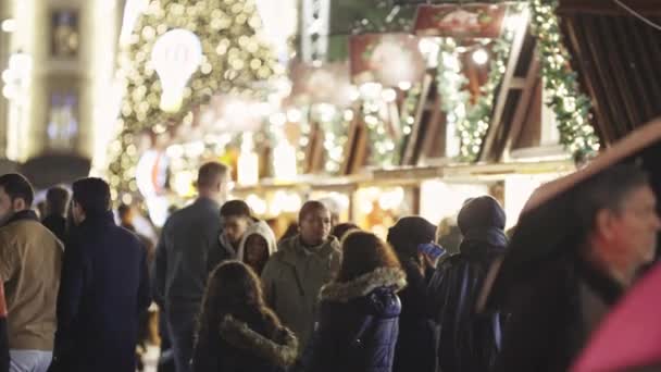 2023 December Lisszabon Portugália Egy Karácsonyfa Körül Álló Tömeg — Stock videók
