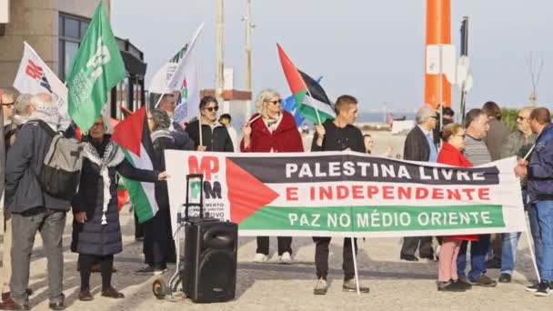 Lisbon Portugal April 2024 Pro Palestijnse Supporters Verzamelen Zich Voor — Stockvideo