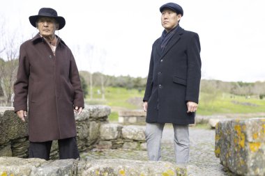 Portekiz 'deki antik Roma kenti Conimbriga' nın kalıntılarını inceleyen iki arkeolog