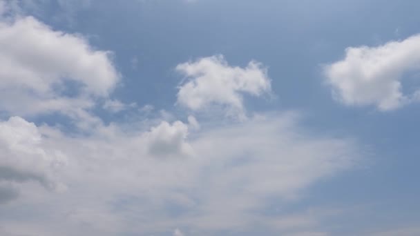 Wolken Met Blauwe Lucht — Stockvideo