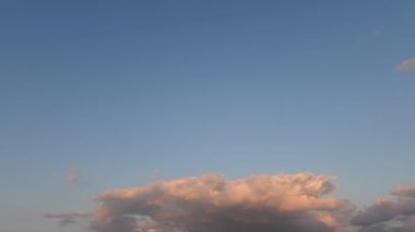 mavi günbatımı ve bulutlar