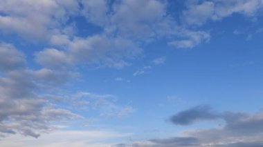 Gökyüzündeki bulutlar, hava ve atmosfer.