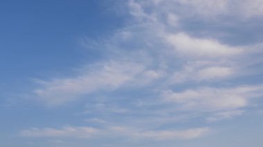 Sabah bulutlu güzel bir gökyüzü