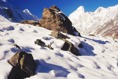 Nandadevi doğu yüksekliği 7434 metre, Nandadevi Himalayalar yüksekliği 7816 metre, Uttaranchal, Hindistan
