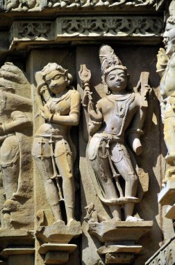Vishvanath Tapınağı 'nın duvarındaki heykeller Khajuraho madhya pradesh Hindistan
