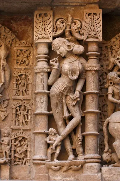 stock image Statues carved on wall in Heritage architecture, Step well Rani ni Vava, Patan, Gujarat, India 