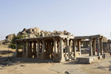 Mandapa Kadalekalu Ganesha Tapınağı, Hemkuta Tepesi, Hampi, Vijayanagar, UNESCO Dünya Mirası alanı, Deccan Platosu, Taluka Hastanesi, Bellary Bölgesi, Karnataka, Hindistan