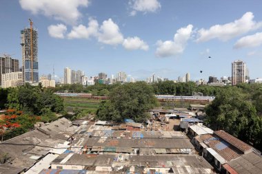 Orta ve Batı Dadar 'ın gecekondu mahallesi, Bombay Mumbai, Maharashtra, Hindistan 