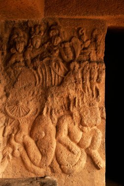 Bhaja Mağarası 'ndaki duvar oymaları, Hindistan' da kral Ashoka, Lonavala, Maharashtra, Maharashtra döneminde inşa edilmiş bir Hint mirası sahası.