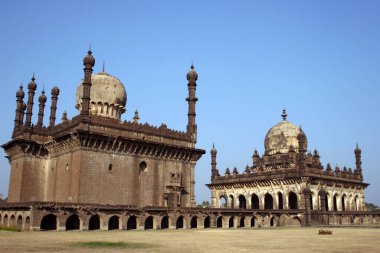 İbrahim Adil Şah, İbrahim Roza, Bijapur, Karnataka, Hindistan 'ın camii ve mezarı.