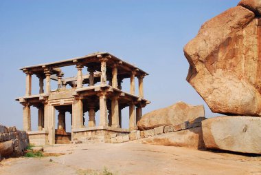 Hampi 'deki Hemakuta Tepesi Karnataka, Hindistan Asya' da..