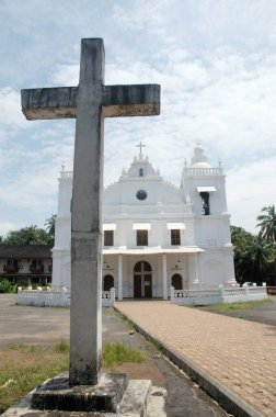 Beyaz kutsal bir kilise Goa Maharashtra Hindistan Asya Eylül 2010 