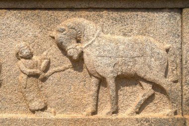 Hampi, Karnataka, Hindistan 'daki Ramachandra tapınağındaki heykel paneli 