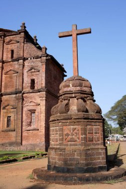 M.Ö. 1585 'te Laterite Taşı, UNESCO Dünya Mirası Alanı, Eski Goa, Velha Goa, Hindistan ile inşa edilen Bom İsa Bazilikası Kilisesi' nin Arka Manzarası