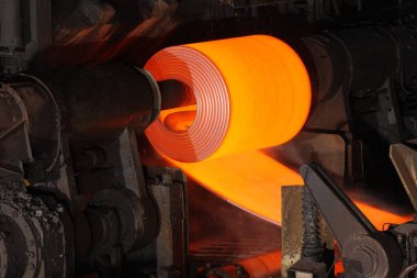 Hindistan 'daki çelik fabrikasında Red Hot Steel Bobini.