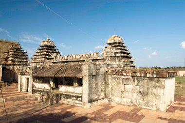 Aihole, Karnataka, Hindistan 'daki Galaganath tapınağı.