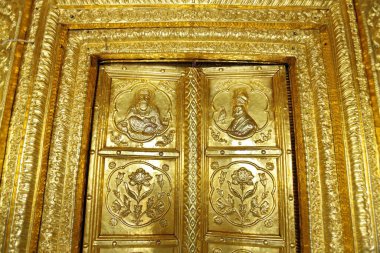 Altın kaplama kapı sidizmi Gurudwara Hazur Sahip SachKhand Maharashtra Nanded Hindistan 