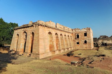 Hindola Mahal ya da Swing Palace, Mandu, Dhar, Madhya Pradesh, Hindistan 