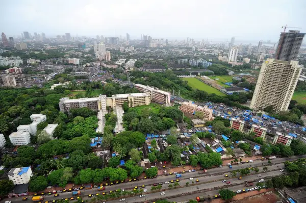 Naperol kulesi, Kidwai Nagar, Bombay Mumbai, Maharashtra, Hindistan 'daki rafi ahmed kidwai yolunun havadan görüntüsü. 