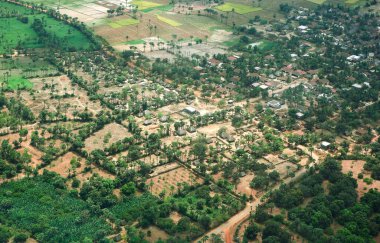 Ağaçlarla çevrili hava manzarası, Andhra Pradesh, Hindistan