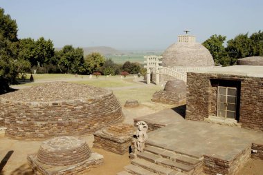 Sanchi, Bhopal, Madhya Pradesh, Hindistan 'daki Budist mimari türlerinin 3 numunesi.