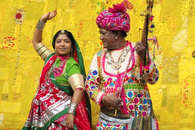 Folk müzisyeni ve dansçısı, Jaisalmer, Rajasthan, Hindistan  