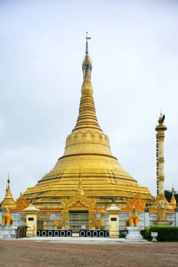 Mahasukhamdada chan thargyi pagoda 23 Haziran 2001 'de inşa edildi, Kushinagar, Uttar Pradesh, Hindistan 