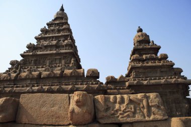 Tanrılara adanmış kıyı tapınağı Vishnu ve Shiva yaklaşık 700 _ 728, Mahabalipuram, District Chengalpattu, Tamil Nadu, Hindistan UNESCO Dünya Mirası Alanı inşa etti.