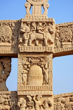 Stupa 1 'in doğu kapısına yakın güney sütunu, Sanchi Bhopal, Madhya Pradesh, Hindistan 