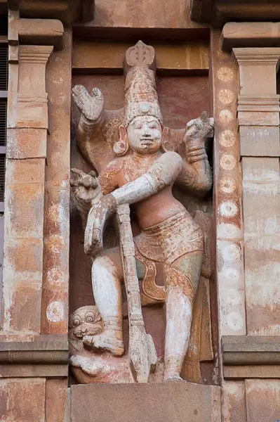 Brihadeshwara Tapınağı 'nın dışındaki heykel, dünya mirası alanı Thanjavur, Tamilnadu, Hindistan 