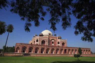 Humayuns tomb built in 1570 , Delhi , India UNESCO World Heritage Site clipart