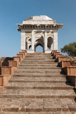 Ashrafi mahal veya medrese, Mandu, Dhar, Madhya Pradesh, Hindistan 