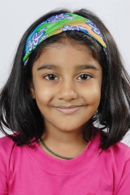 Güney Asyalı genç bir kızın portresi.  