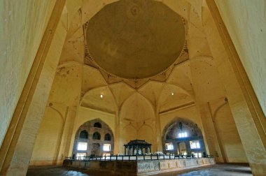 Gol Gumbaz 'ın içindeki İslam mimarisi Muhammed Adil Shah, Bijapur, Karnataka, Hindistan tarafından 1659 yılında inşa edildi. 