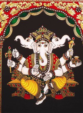 Trimukha Ganpati tahta oturmuş cam resim yapıyordu.